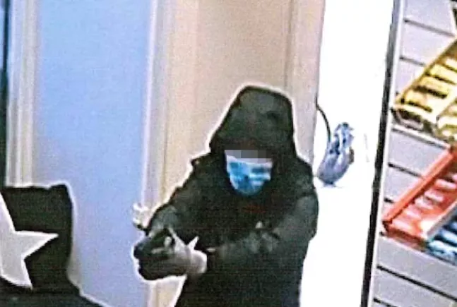 Ung man döms för mord på gym i Stockholm.  